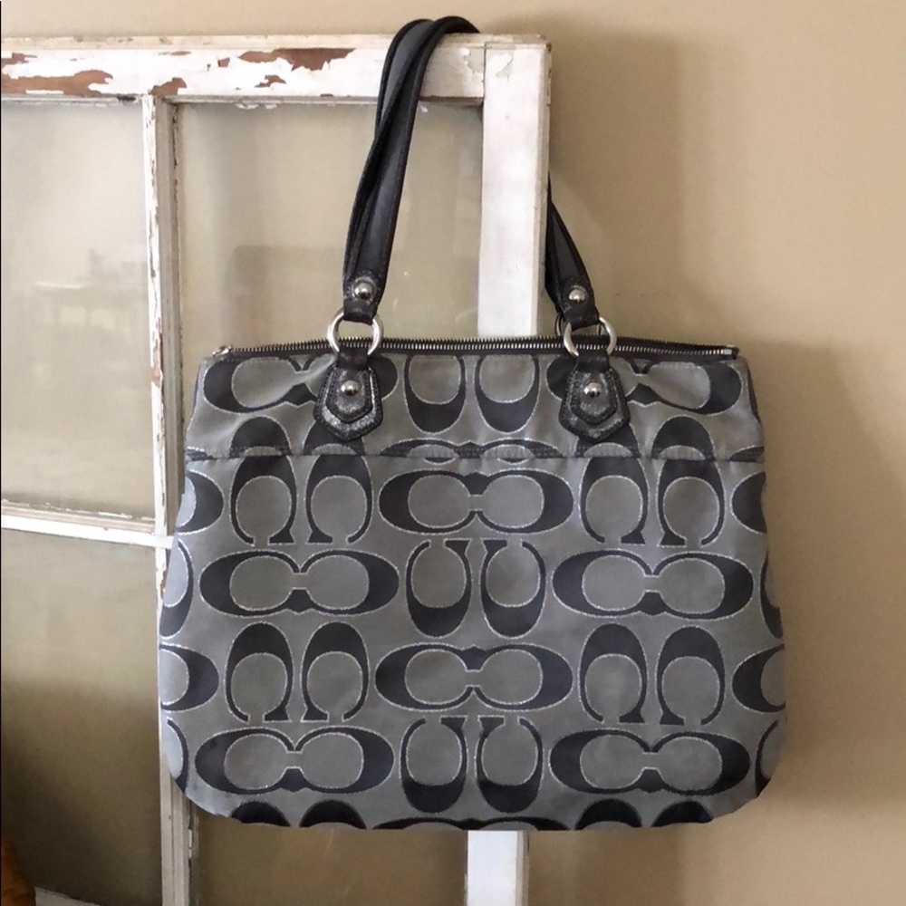 Coach Bag - Picture 2 of 8